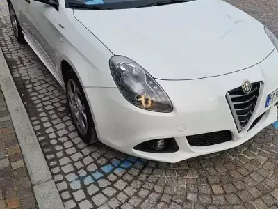 Usata Alfa Romeo Giulietta Sprint 150 CV (110 kW) 2015 Bianco Utilitaria