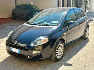 Usata Fiat Punto Street 95 CV (69 kW) 2016 Blu Utilitaria