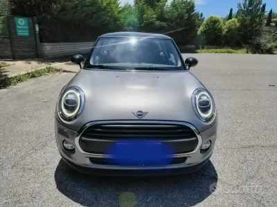 Usata Mini ONE 102 CV (75 kW) 2019 Grigio Utilitaria
