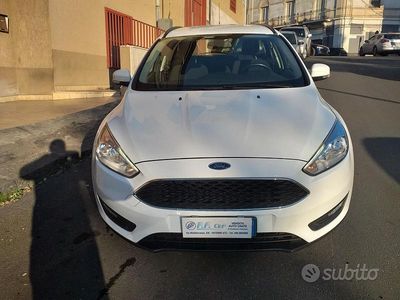 Usata Ford Focus 120 CV (88 kW) 2015 Bianco Station wagon