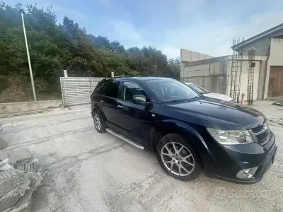 Käytetty Fiat Freemont 170 HP (125 kW) 2014 Sininen Katumaasturi