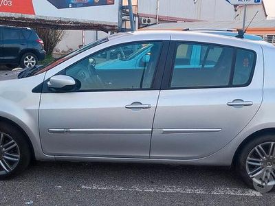 Usata Renault Clio III 100 CV (73 kW) 2011 Grigio Berlina