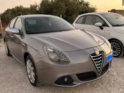 Usata Alfa Romeo Giulietta 140 CV (102 kW) 2011 Grigio Utilitaria
