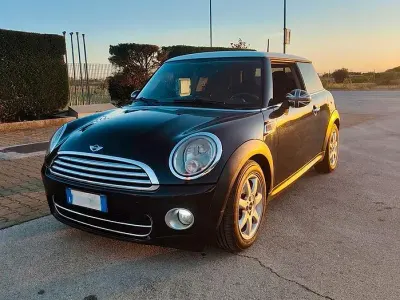 Usata Mini Cooper Coupé 109 CV (80 kW) 2010 Nero Coupé