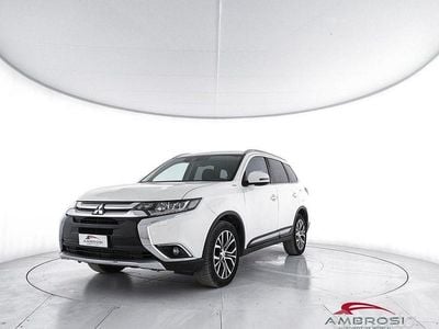 Usata Mitsubishi Outlander Instyle 149 CV (109 kW) 2019 Bianco SUV