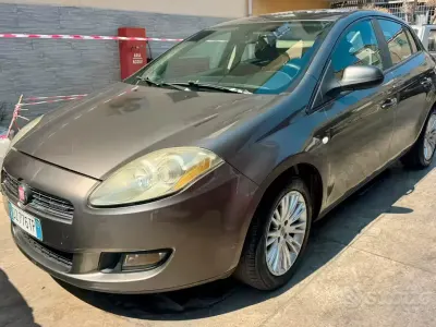 Usata Fiat Bravo 120 CV (88 kW) 2010 Grigio Utilitaria