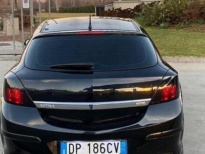 Usata Opel Astra GTC 2008 Nero Utilitaria