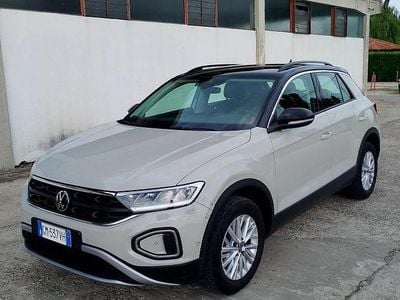 Grigio Usata 2023 VW T-Roc Life SUV | 20.900 € (Buon prezzo)