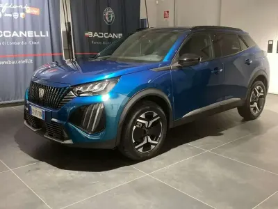 Usata Peugeot 2008 Allure 131 CV (96 kW) 2025 Verde SUV