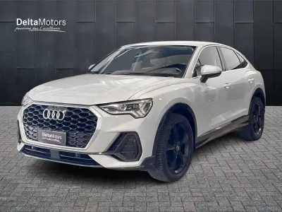 Usata Audi Q3 Sportback Business 150 CV (110 kW) 2020 Grigio chiaro metallizzato SUV