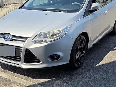 Usata Ford Focus 115 CV (84 kW) 2014 Grigio Berlina