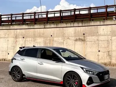 Usata Hyundai i20 204 CV (150 kW) 2023 Grigio Utilitaria