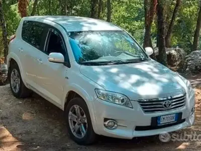 Usata Toyota RAV4 2012 Bianco SUV