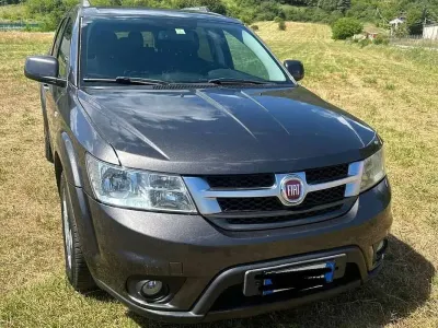 Usata Fiat Freemont Urban 170 CV (125 kW) 2014 Grigio SUV