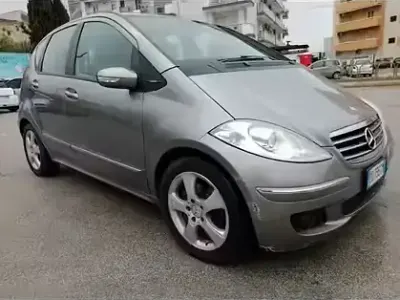 Usata Mercedes A180 Elegance 109 CV (80 kW) 2007 Beige Berlina