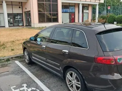 Usata Fiat Croma 150 CV (110 kW) 2009 Marrone Station wagon