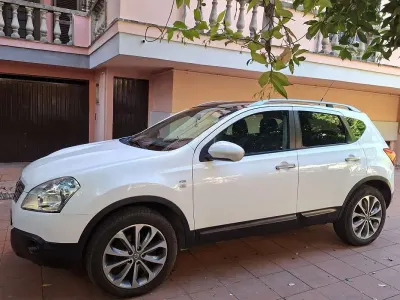 Używany Nissan Qashqai N-TEC 150 KM (110 kW) 2009 Biały SUV