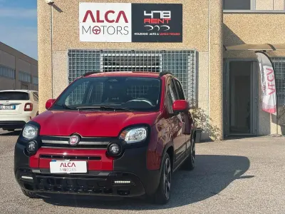 Usata Fiat Panda Cross Cross 70 CV (51 kW) 2025 Rosso Utilitaria