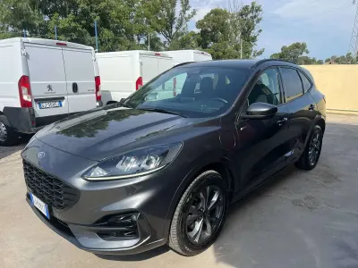Usata Ford Kuga ST-Line 152 CV (111 kW) 2022 Grigio SUV
