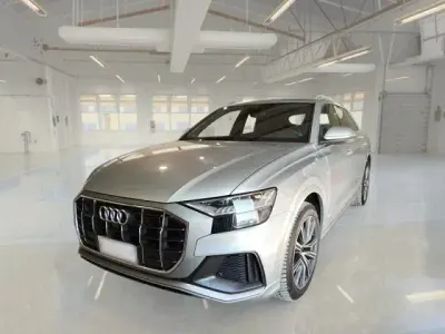 Usata Audi Q8 Sport 286 CV (210 kW) 2023 Argento SUV