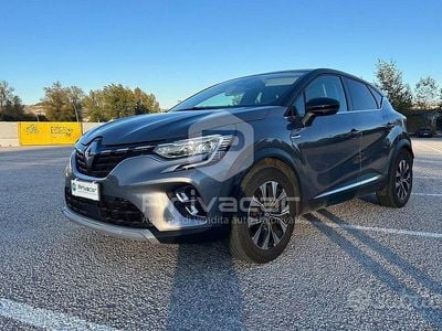 Usata Renault Captur Techno 101 CV (74 kW) 2023 Grigio SUV