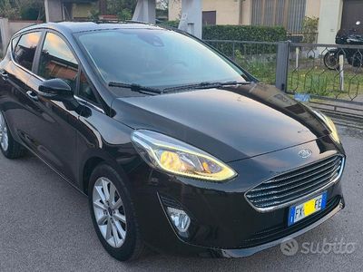 Usata Ford Fiesta Vignale 86 CV (63 kW) 2019 Nero Utilitaria
