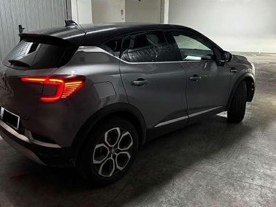 Usata Renault Captur Techno 101 CV (74 kW) 2023 Grigio SUV