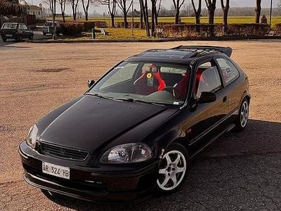 Usata Honda Civic 125 CV (91 kW) 1998 Nero Berlina