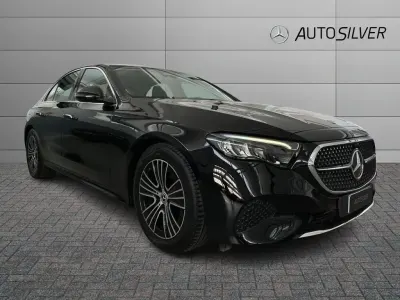Usata Mercedes E200 Advanced 163 CV (119 kW) 2025 Nero / pastello Berlina