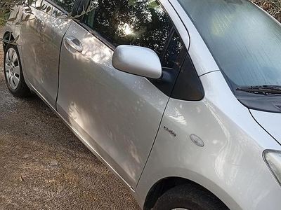 Usata Toyota Yaris 75 CV (55 kW) 2007 Grigio Utilitaria