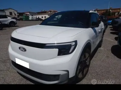 Usata Ford Explorer Extended Range 210 kW (286 CV) 2025 Frozen white SUV