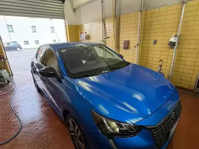 Usata Peugeot 208 Active 101 CV (74 kW) 2022 Blu Utilitaria