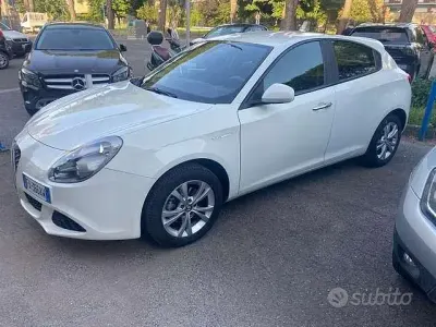 Usata Alfa Romeo Giulietta Progression 105 CV (77 kW) 2015 Bianco Utilitaria