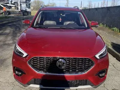 Usata MG ZS Luxury 111 CV (81 kW) 2022 Rosso SUV