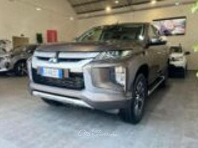 Usata Mitsubishi L200 150 CV (110 kW) 2021 Bronze Pick-up