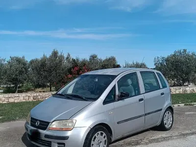 Usata Fiat Idea 70 CV (51 kW) 2004 Grigio Monovolume