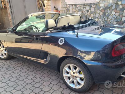 Usata MG F 112 CV (82 kW) 2002 Blu Cabrio