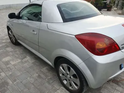 Usata Opel Tigra Sport 125 CV (91 kW) 2008 Cabrio