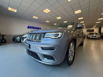 Usata Jeep Grand Cherokee Summit 250 CV (183 kW) 2019 Argento SUV