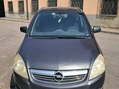 Usata Opel Zafira 150 CV (110 kW) 2010 Grigio Monovolume