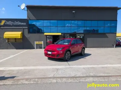 Begagnad Fiat 600 La Prima 101 HK (74 kW) 2025 Röd SUV