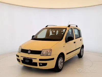 Usata Fiat Panda 69 CV (50 kW) 2012 Giallo Utilitaria