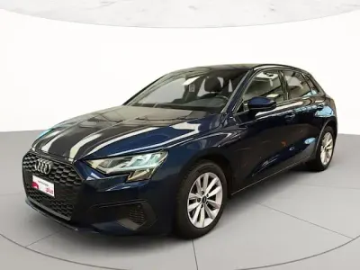 Usata Audi A3 Business 150 CV (110 kW) 2023 Blu navarra metallizzato Berlina