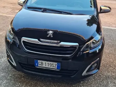 Usata Peugeot 108 72 CV (52 kW) 2021 Nero Utilitaria