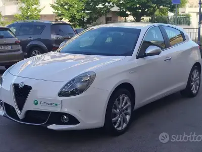Usata Alfa Romeo Giulietta Super 120 CV (88 kW) 2020 Bianco Utilitaria