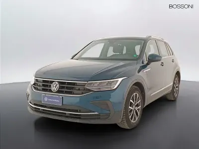Gebraucht VW Tiguan Life 150 PS (110 kW) 2023 Blau SUV