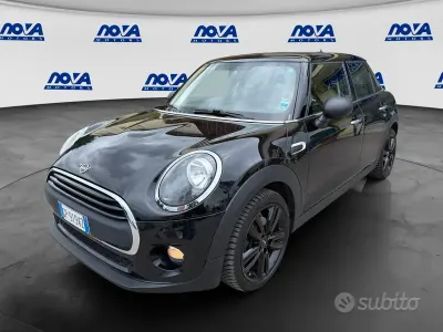 Usata Mini ONE 75 CV (55 kW) 2018 Nero Utilitaria