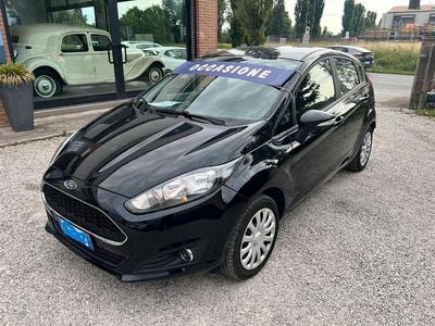 Usata Ford Fiesta 100 CV (73 kW) 2016 Nero Berlina