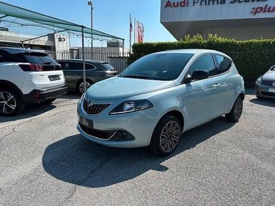 Usata Lancia Ypsilon Gold 69 CV (50 kW) 2024 Blu Utilitaria