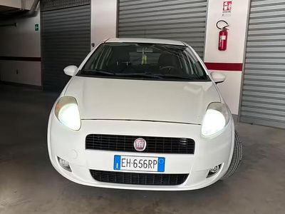 Usata Fiat Grande Punto 75 CV (55 kW) 2011 Bianco Utilitaria